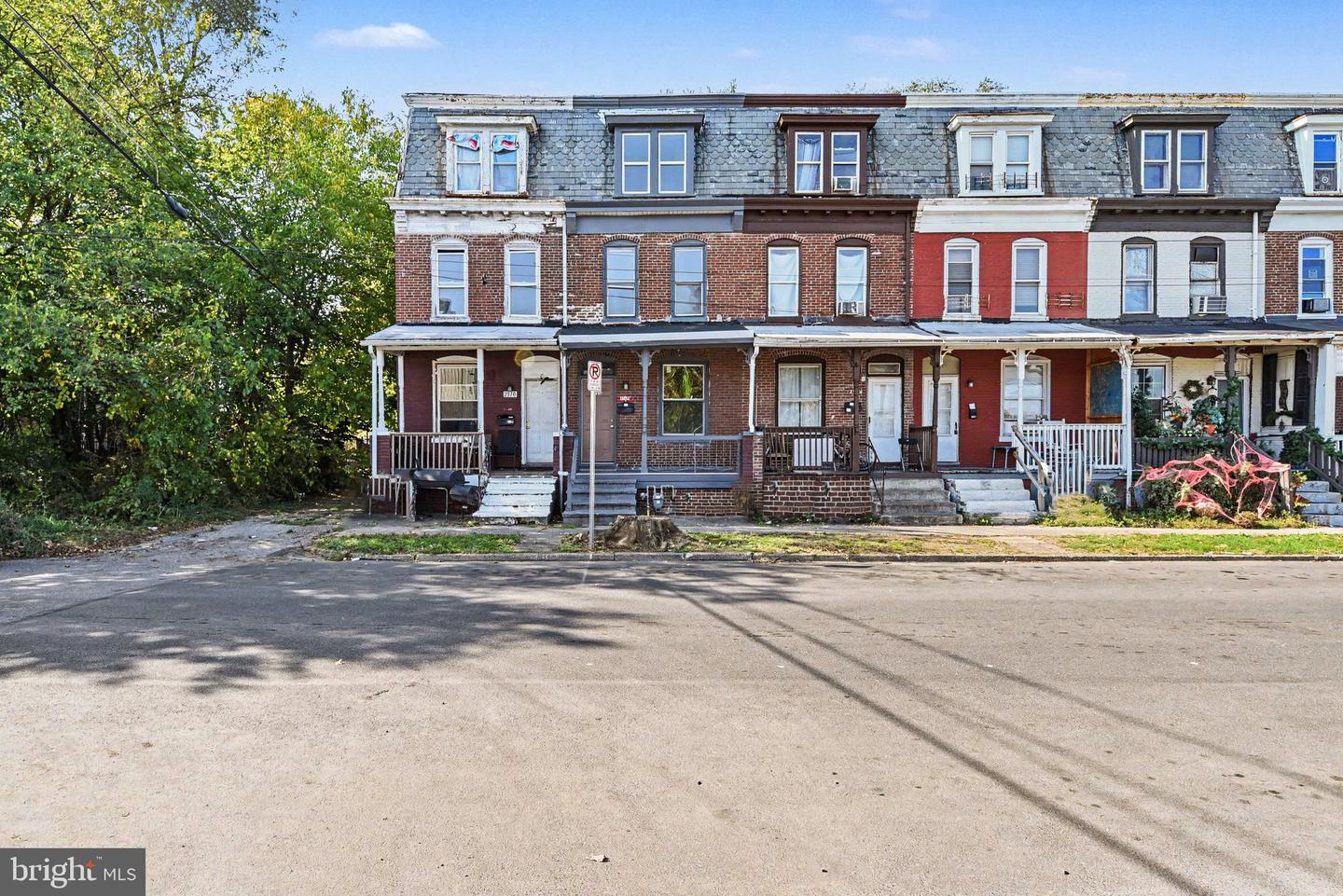 2512 Jefferson St — photo