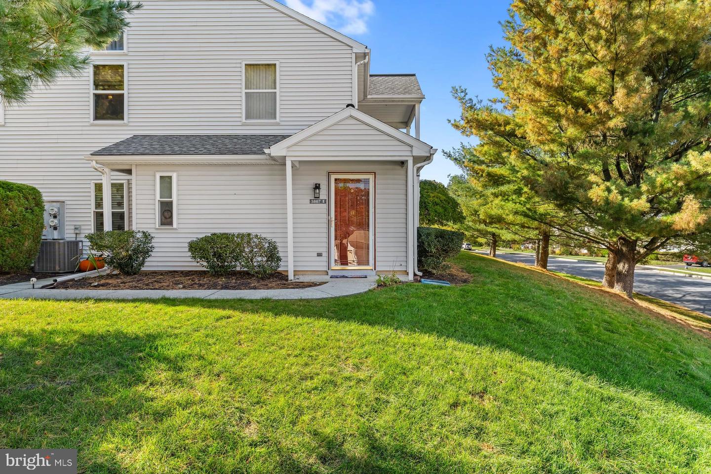 5807-E Hidden Lake Dr — photo