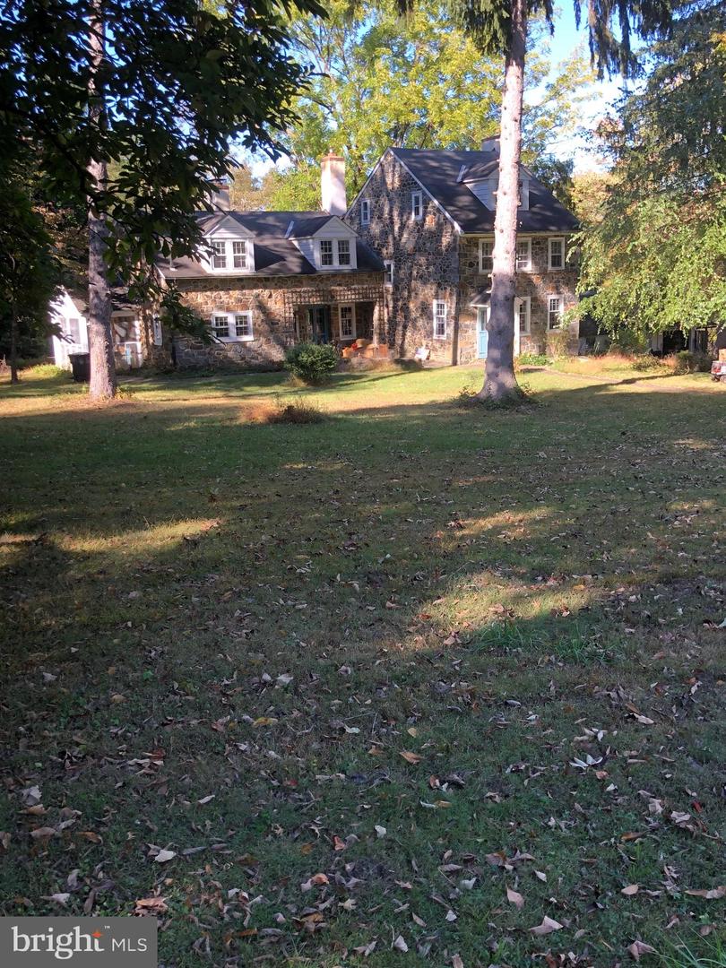 1541 Farmers Ln — photo