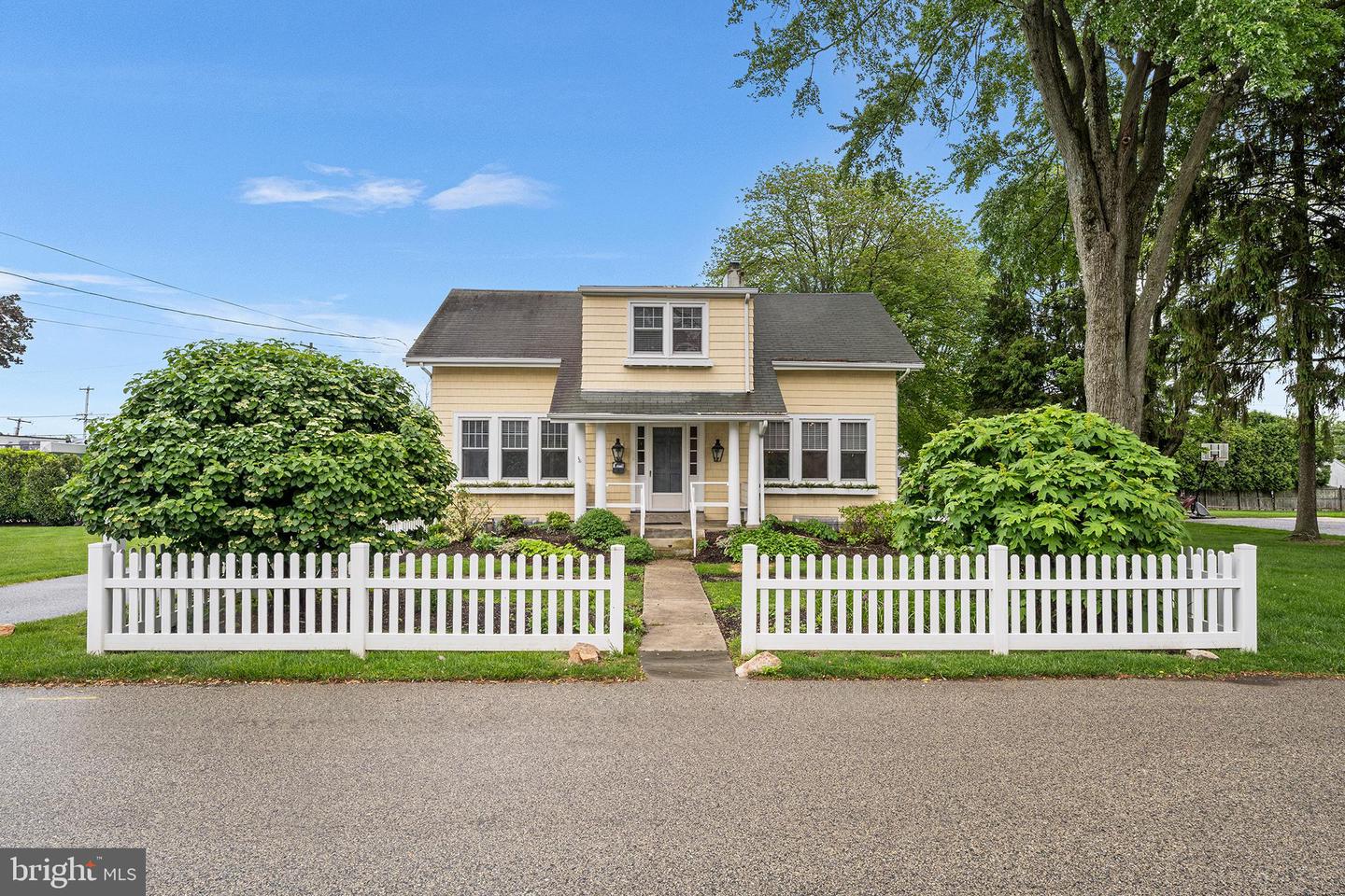 8 Reese Ave — photo