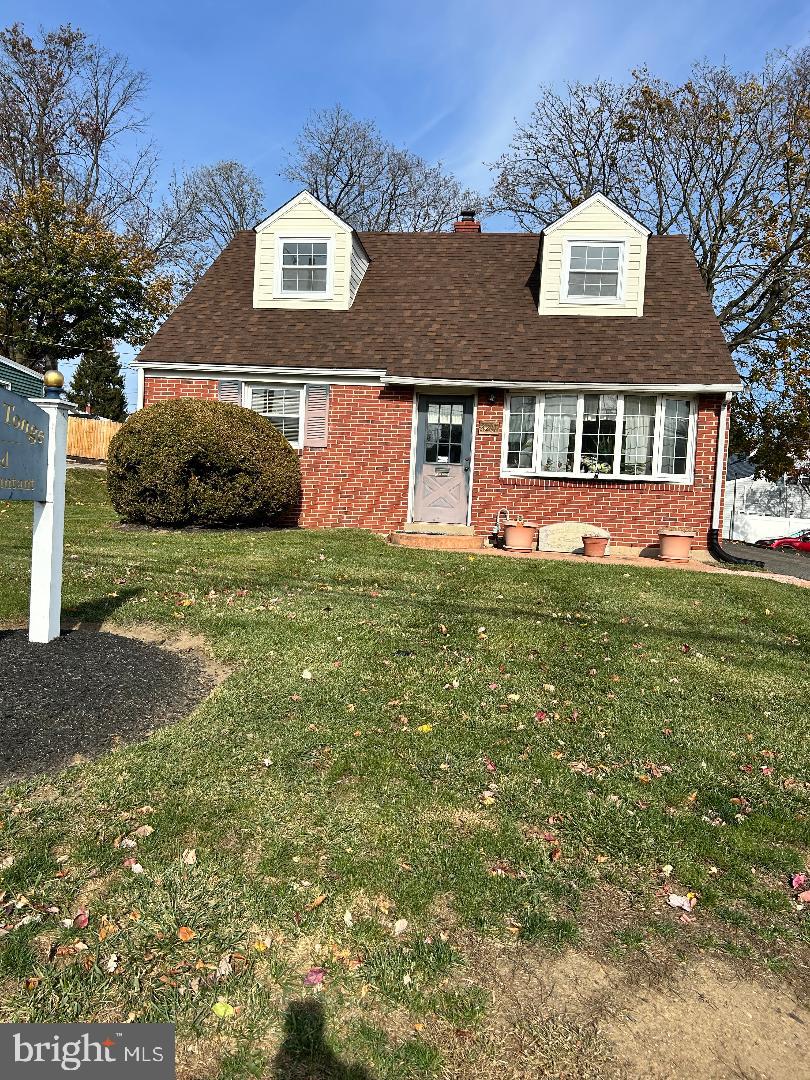 3211 Edgmont Ave — photo