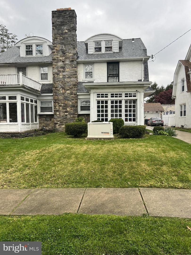 114 E Parkway Ave — photo