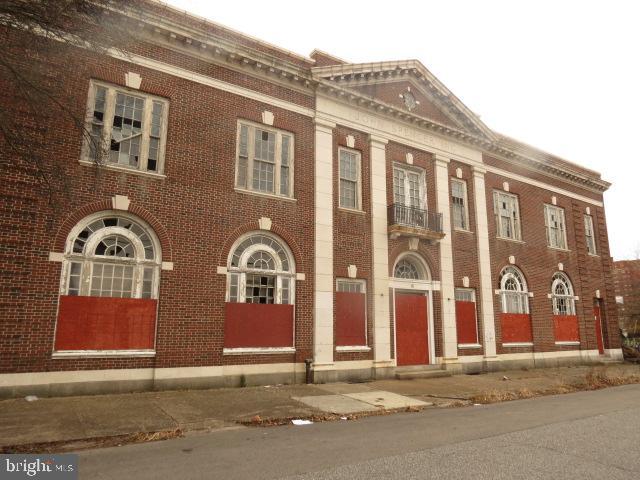 15 E 8th St — photo