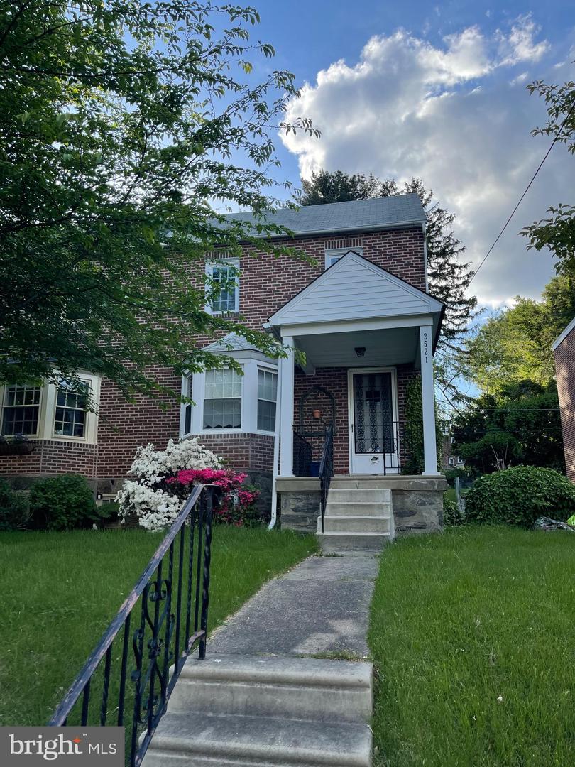 2521 Mansfield Ave — photo
