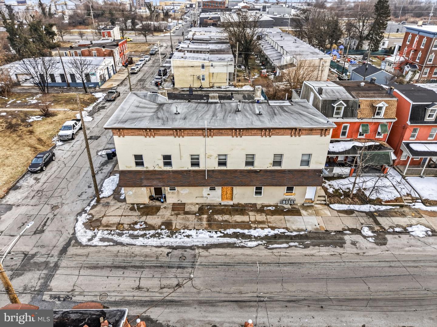 1301-1305 W 3rd St — photo