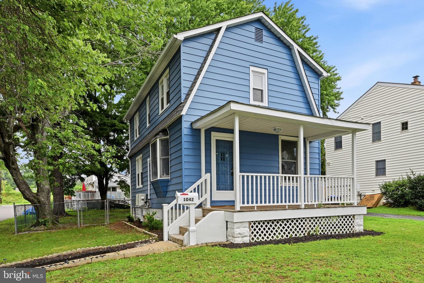 1042 Randall Ave — photo