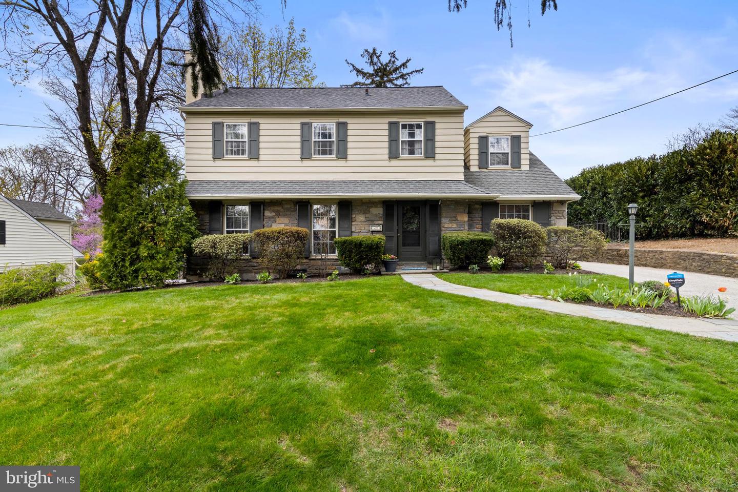 421 Saint Davids Road, Wayne, PA 19087