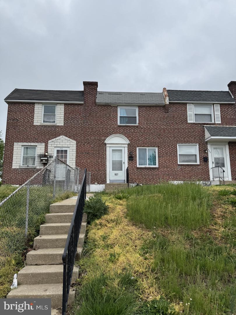 927 Grant Rd — photo