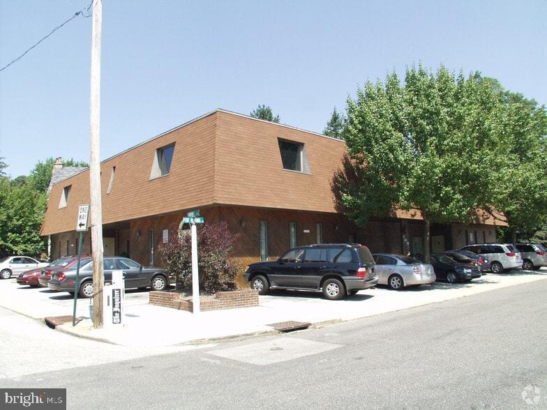 700 Pont Reading Rd — photo
