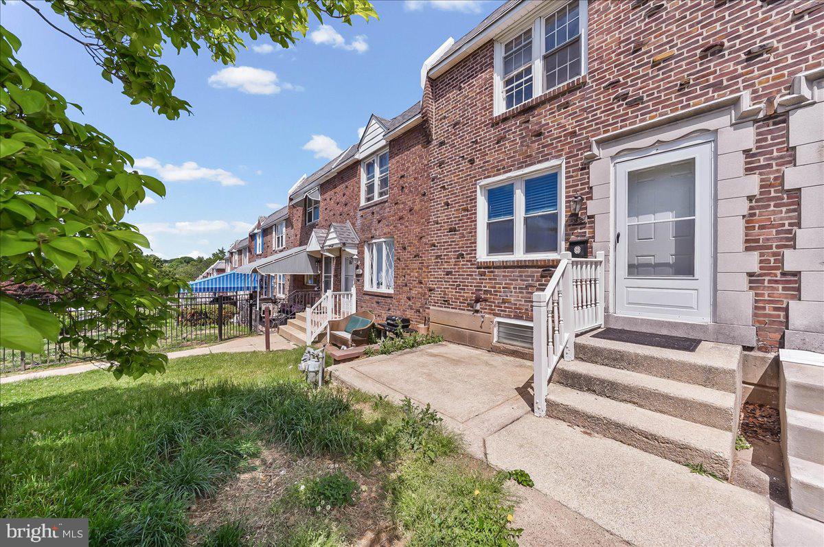 5205 Westbrook Dr — photo