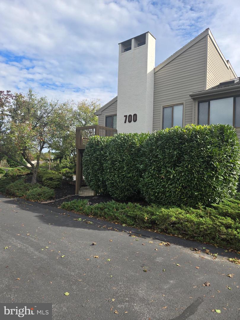 709 Pritchard Pl — photo