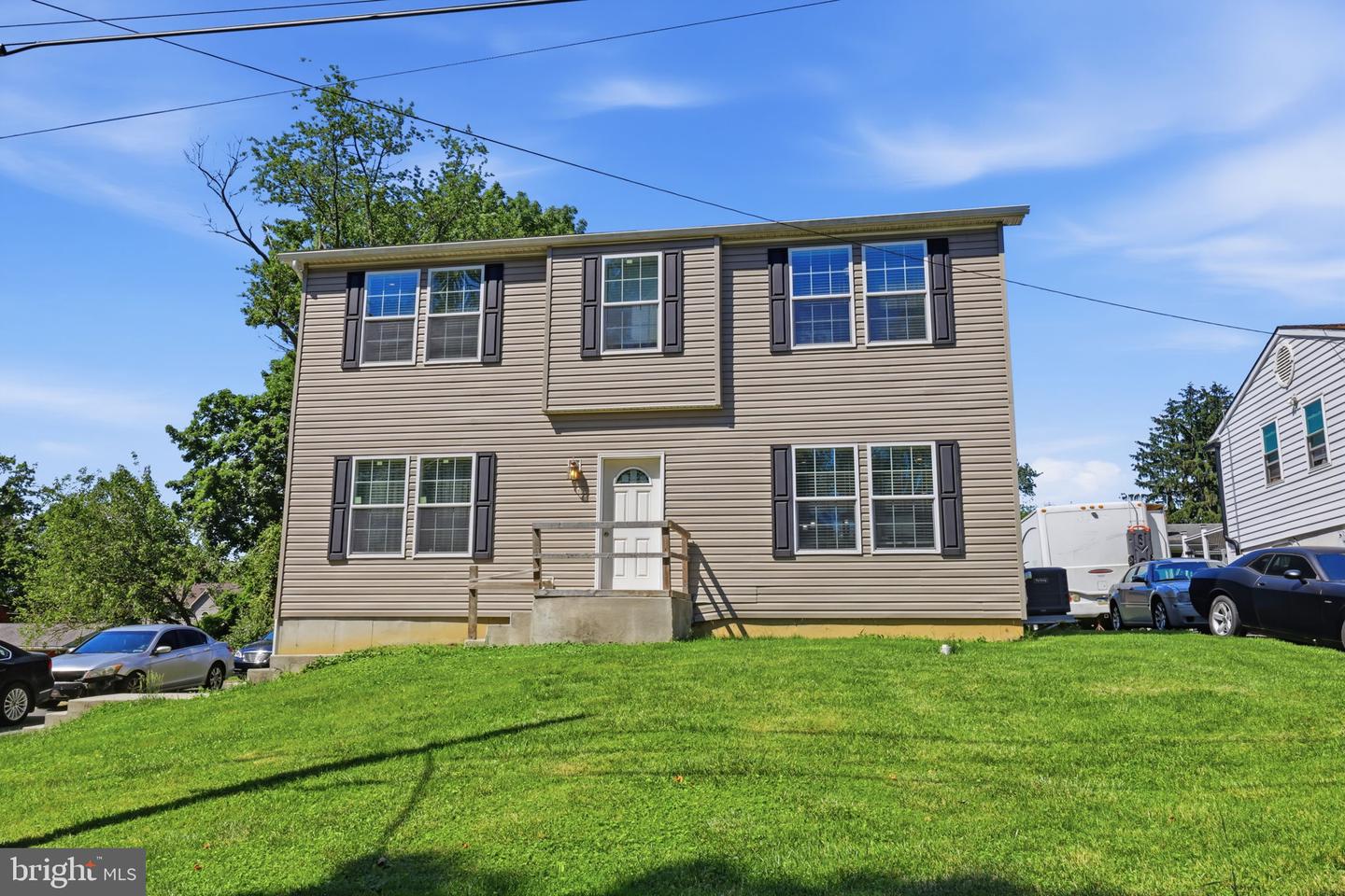 2334 Douglas Ave — photo