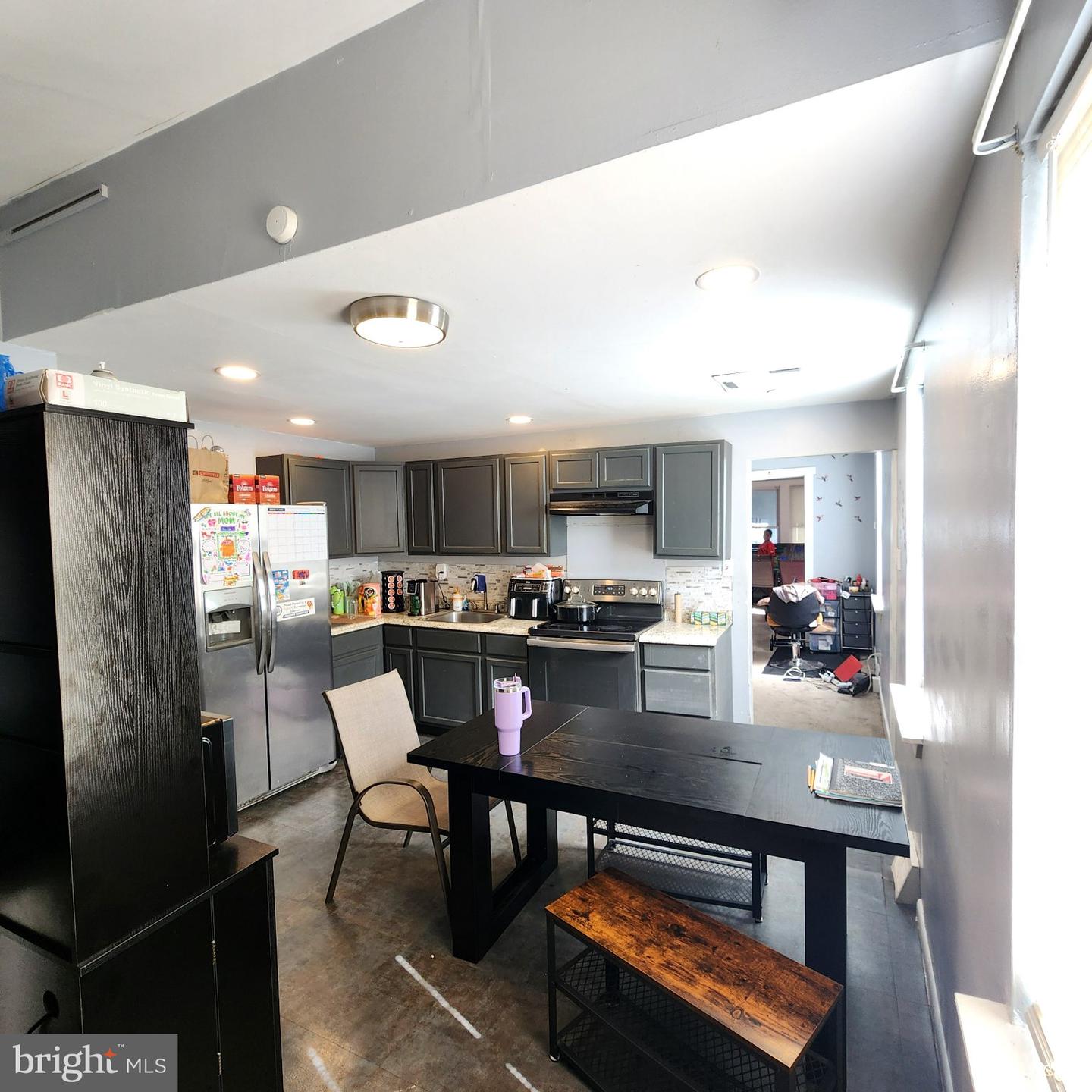 206 Harvey Ave — photo