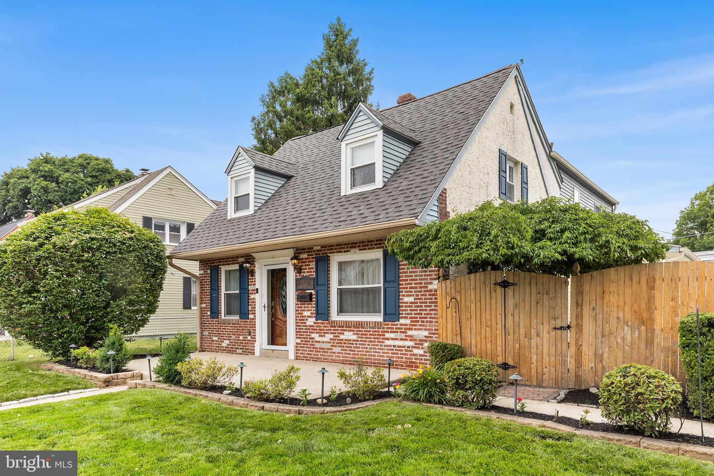 2747 SPRINGHILL ROAD, SECANE PA 19018 — photo 2