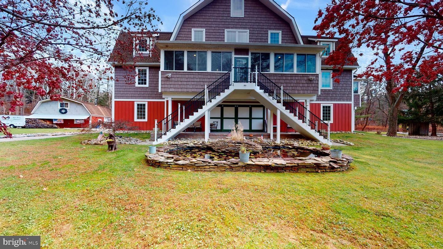 901 Crum Creek Rd — photo