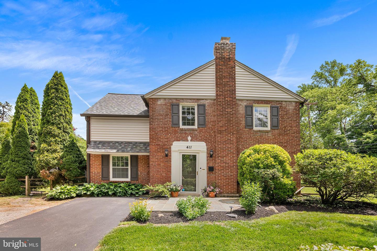 411 SUGARTOWN ROAD, WAYNE PA 19087