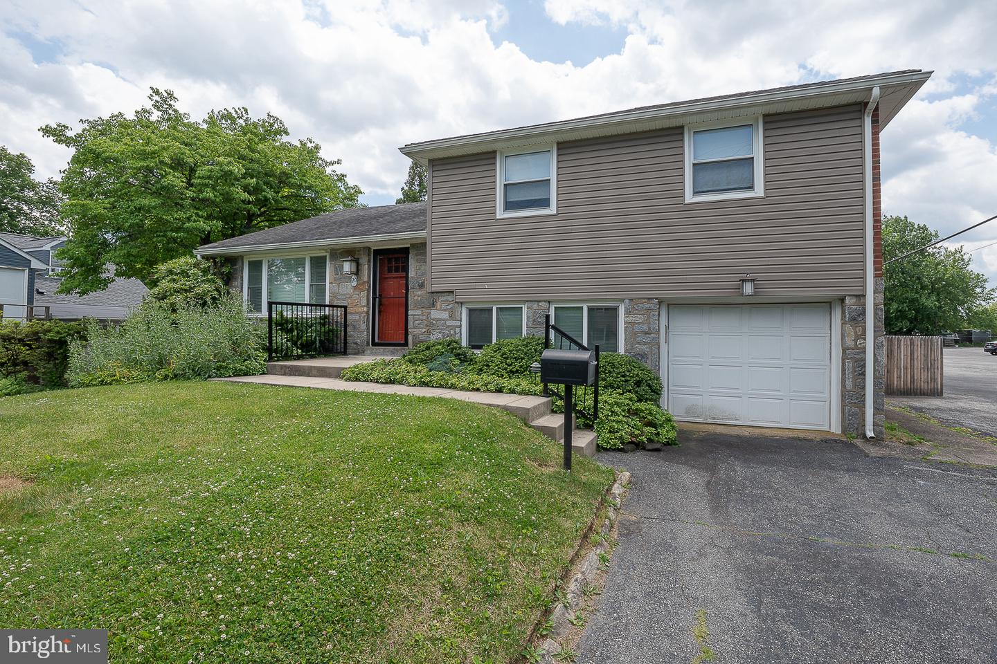 20 Fairview Rd — photo