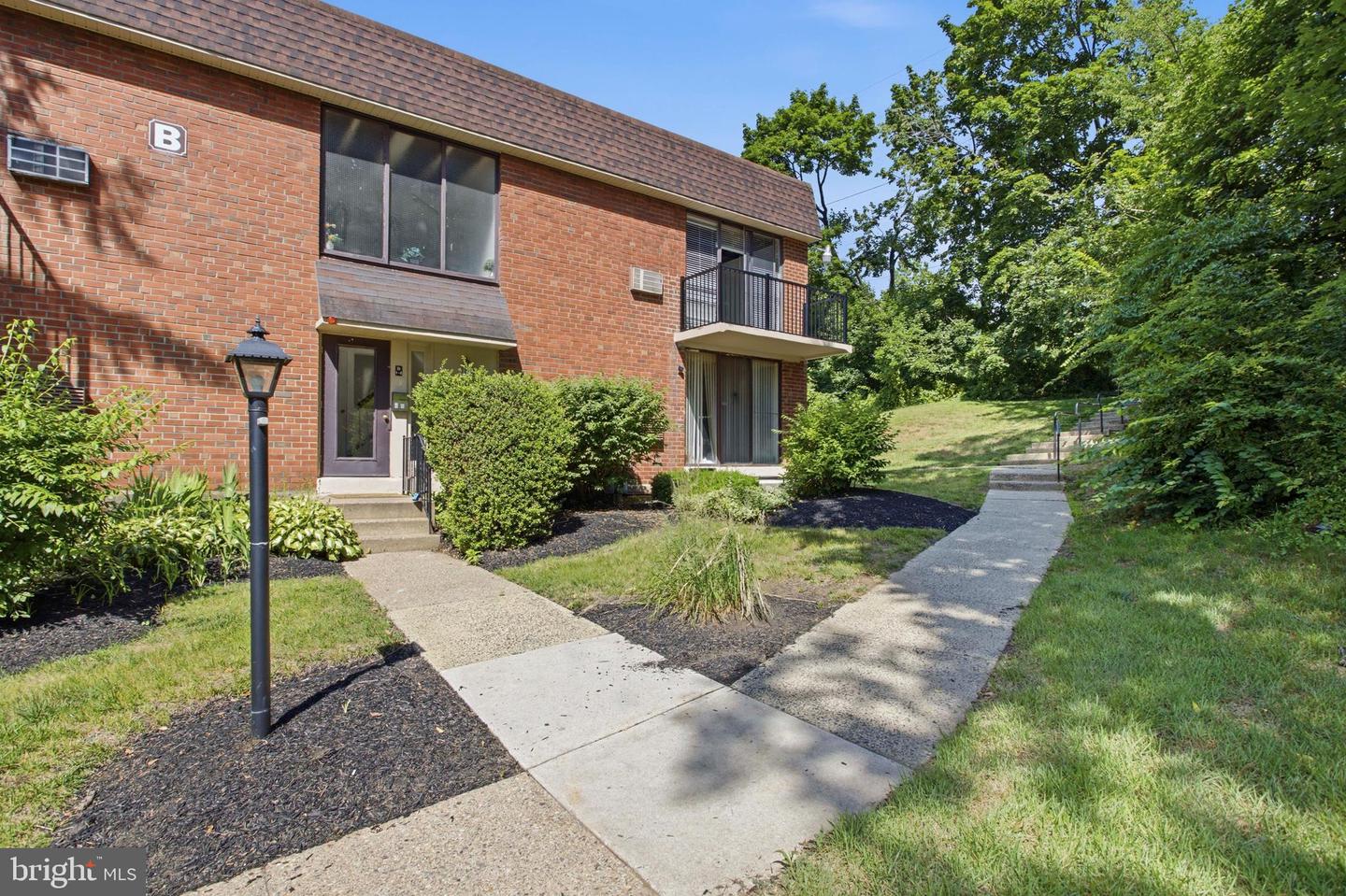 100 E Glenolden Ave #B-4 — photo