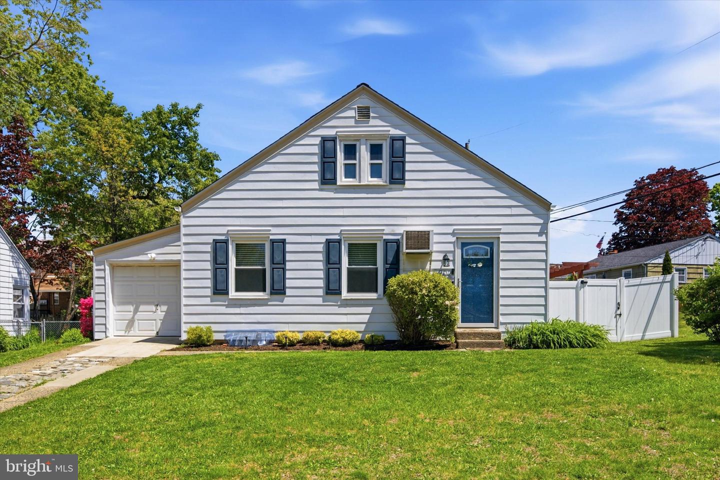 702 HOOD ROAD, SWARTHMORE PA 19081