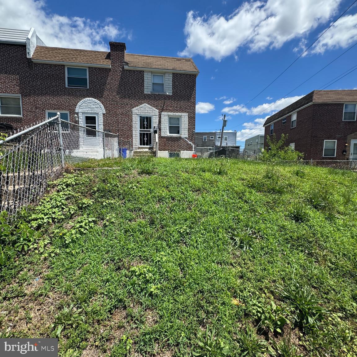 727 Grant Rd — photo