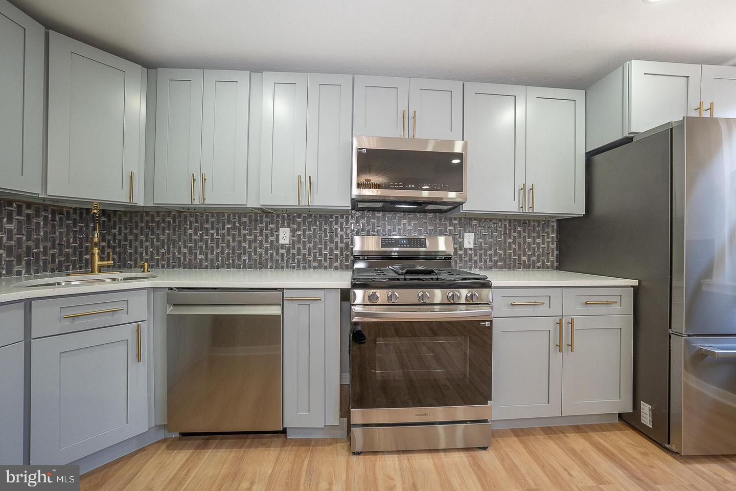 242 SPRING VALLEY ROAD, DARBY PA 19023