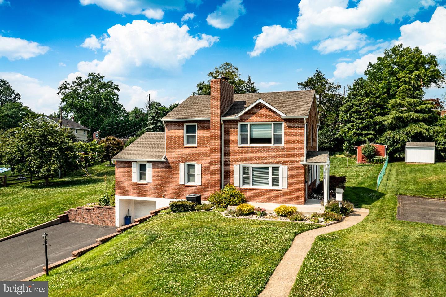 2741 Hillview Rd — photo