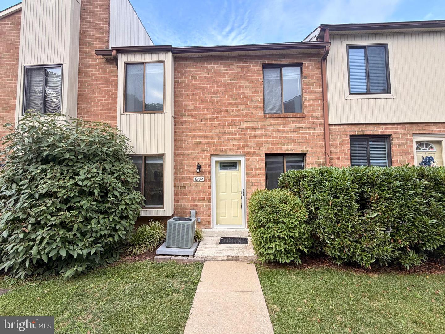6702 Hilltop Dr — photo