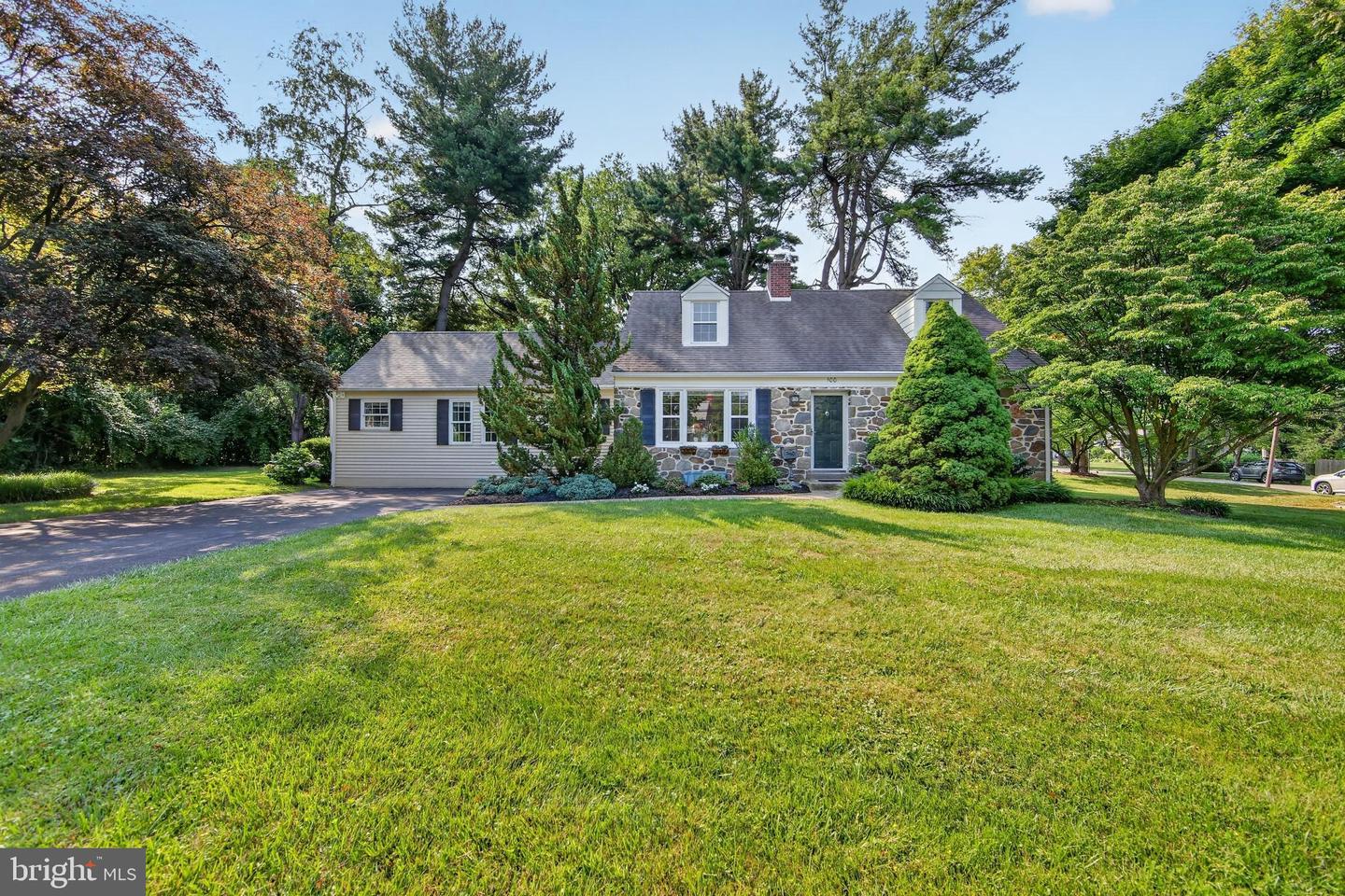 100 E Rose Valley Rd — photo
