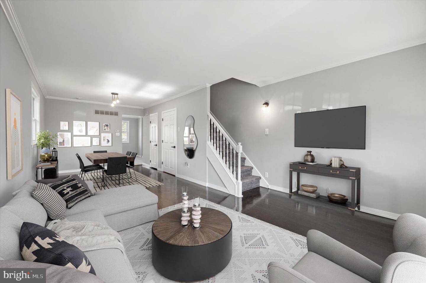 725 Mt Vernon Ave — photo