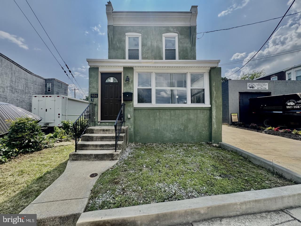 906 Cedar Ave — photo