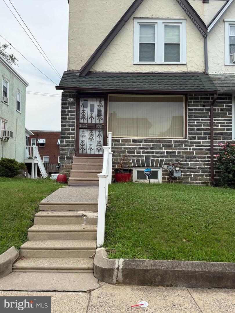 838 Bullock Ave — photo