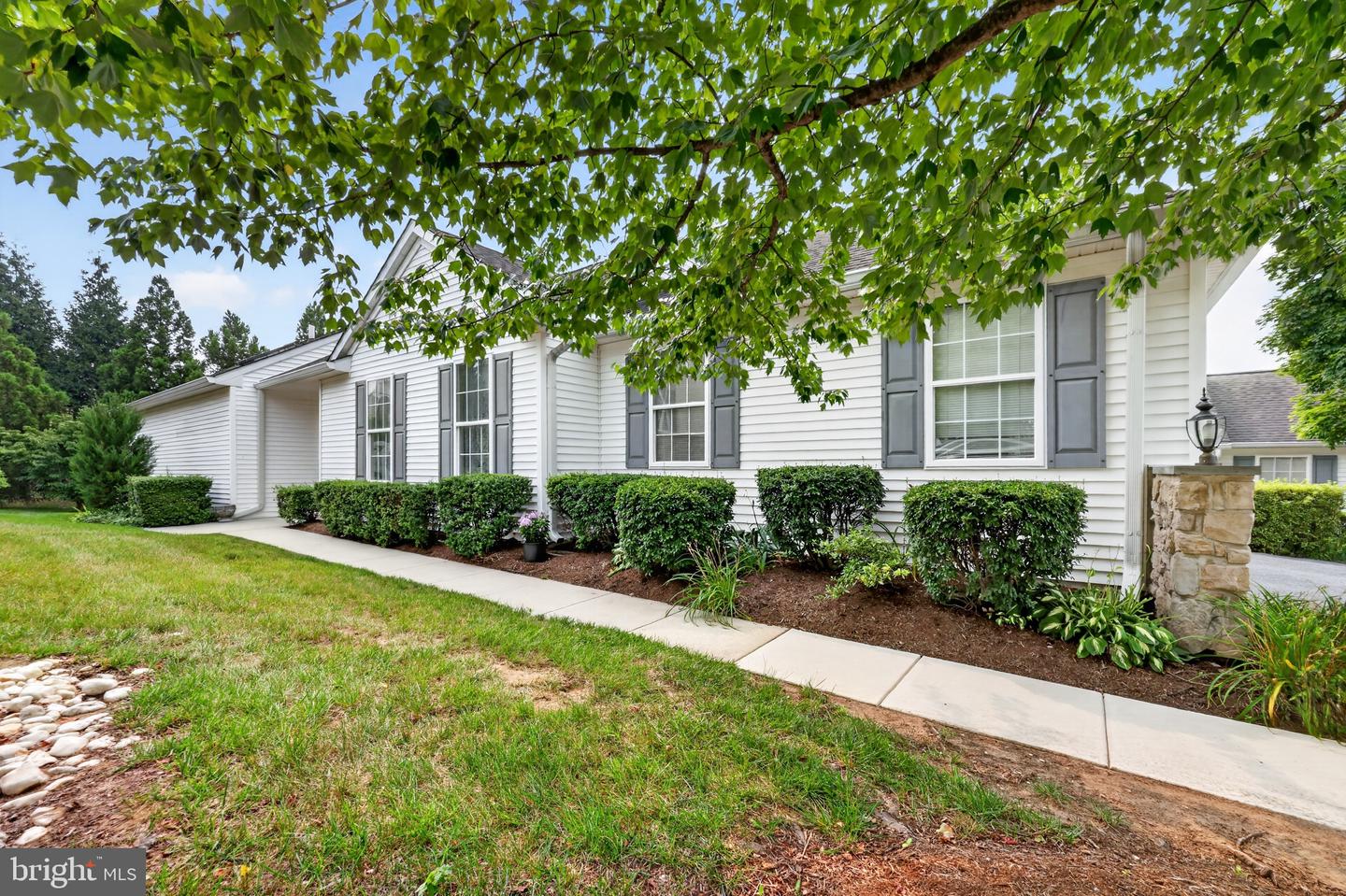 2105 White Fox Way — photo
