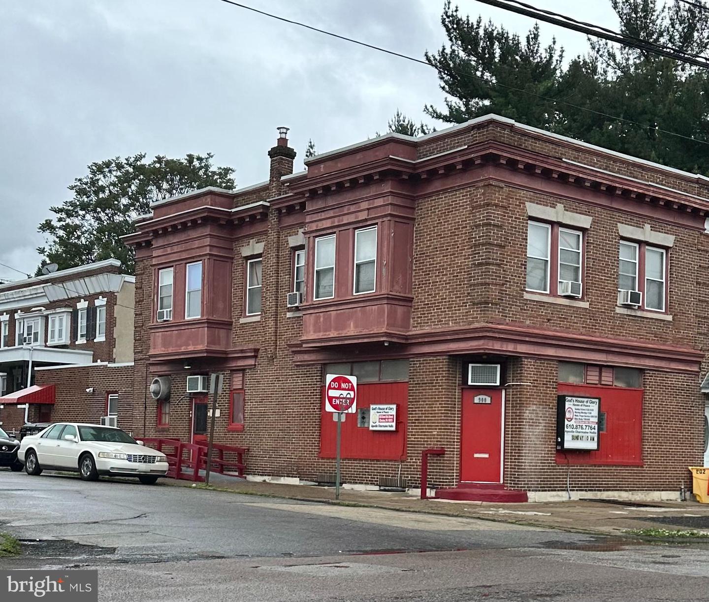 900 E 9th St — photo