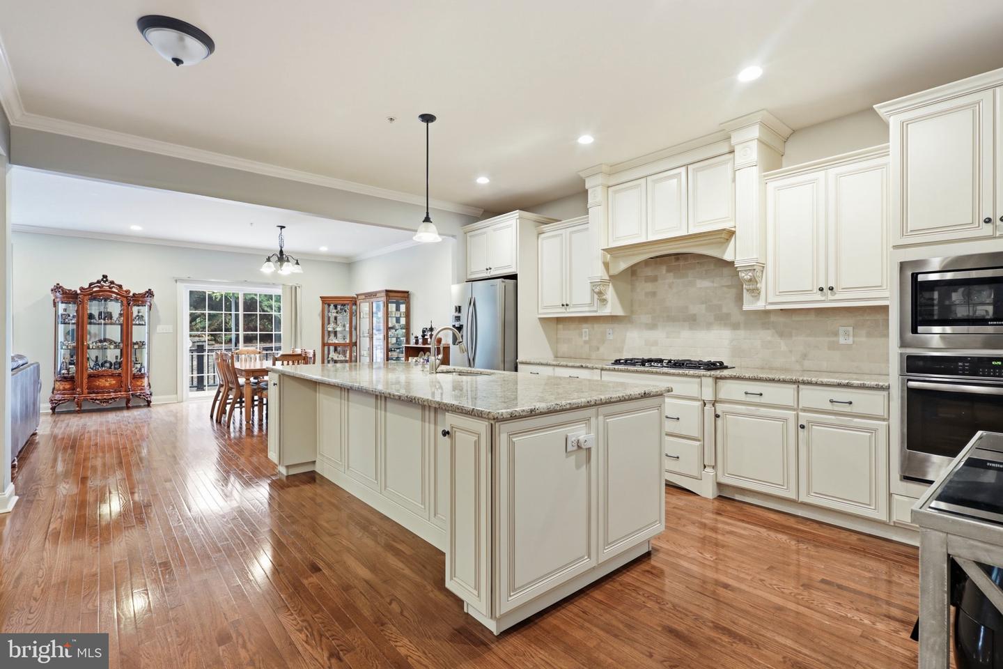 112 Wellington Dr — photo