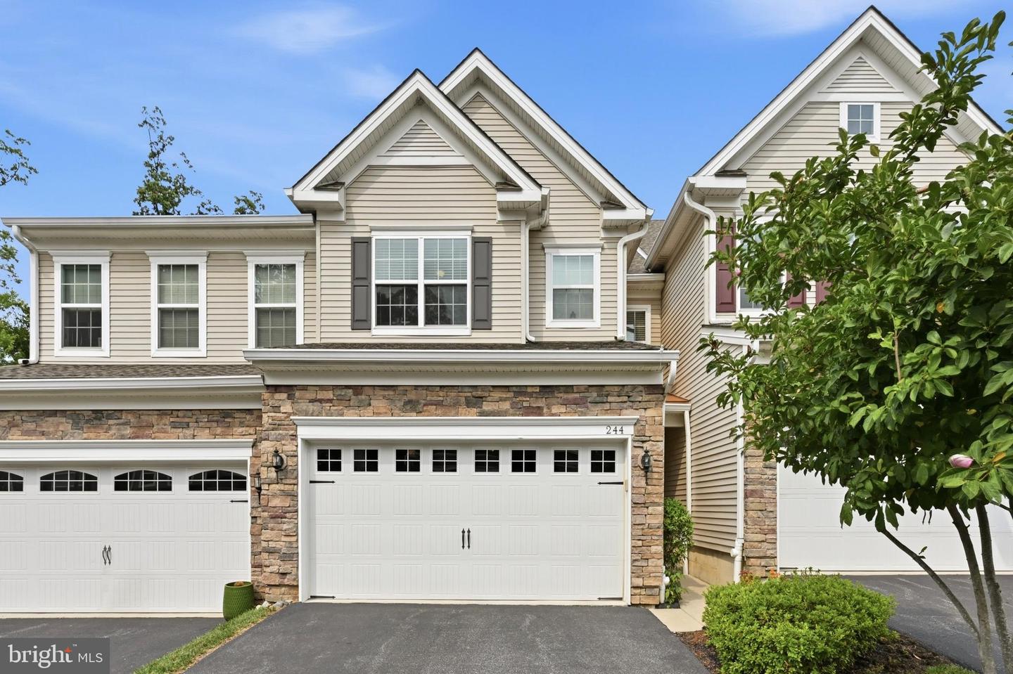 244 Clermont Dr — photo