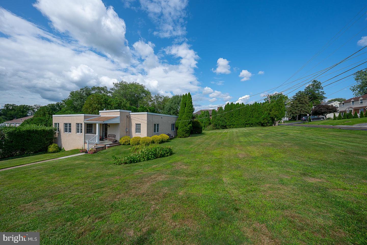 1416 Steel Rd — photo