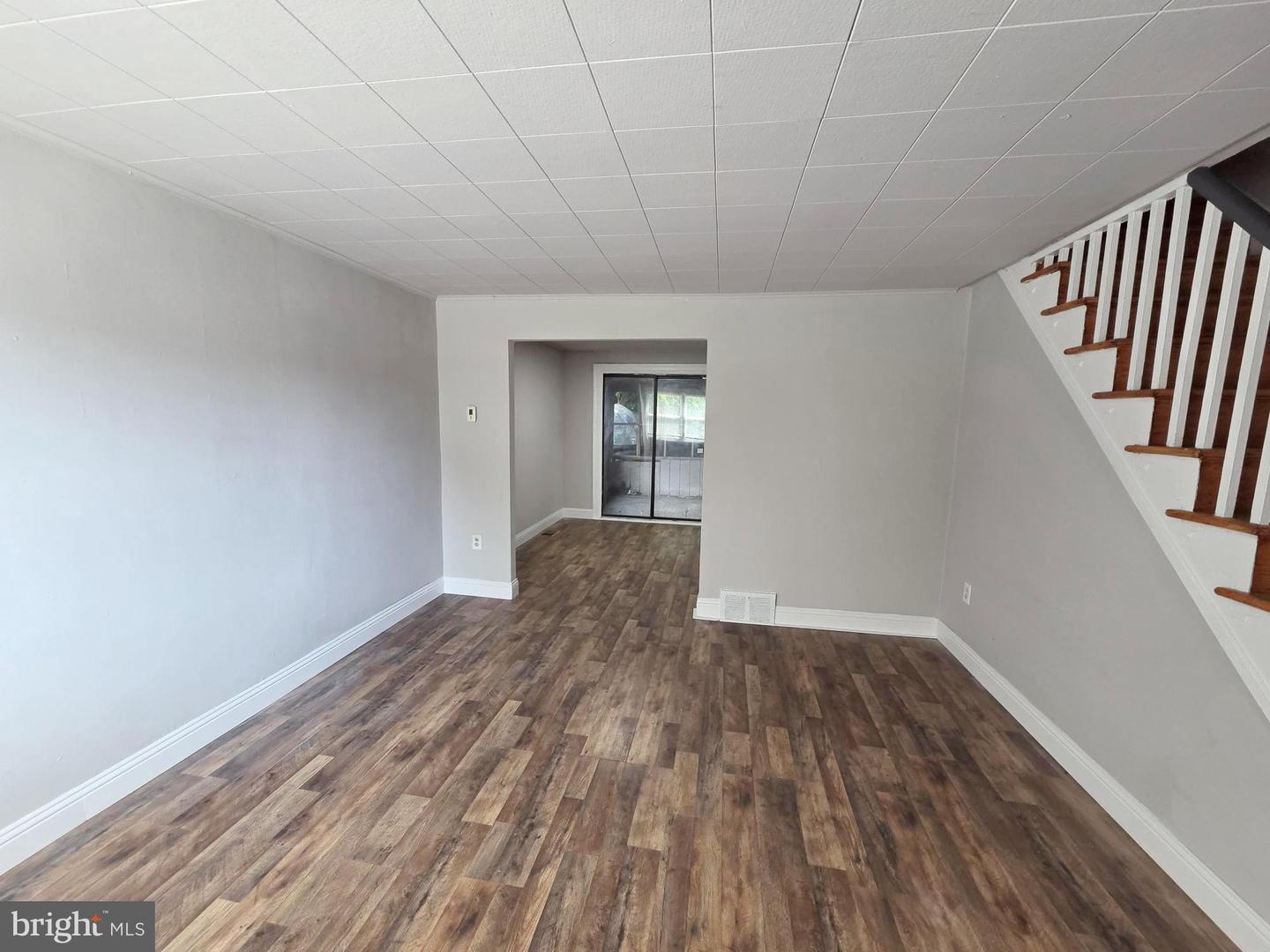 6653 Perry Ave — photo