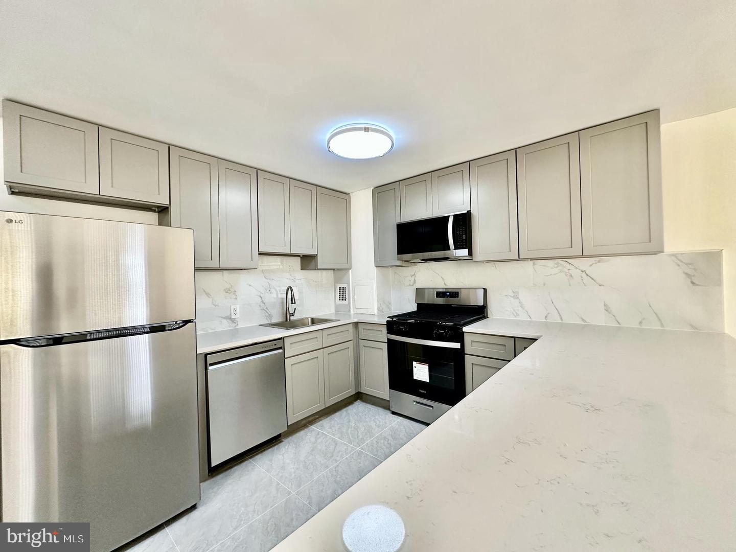 1030 E Lancaster Ave #105 — photo