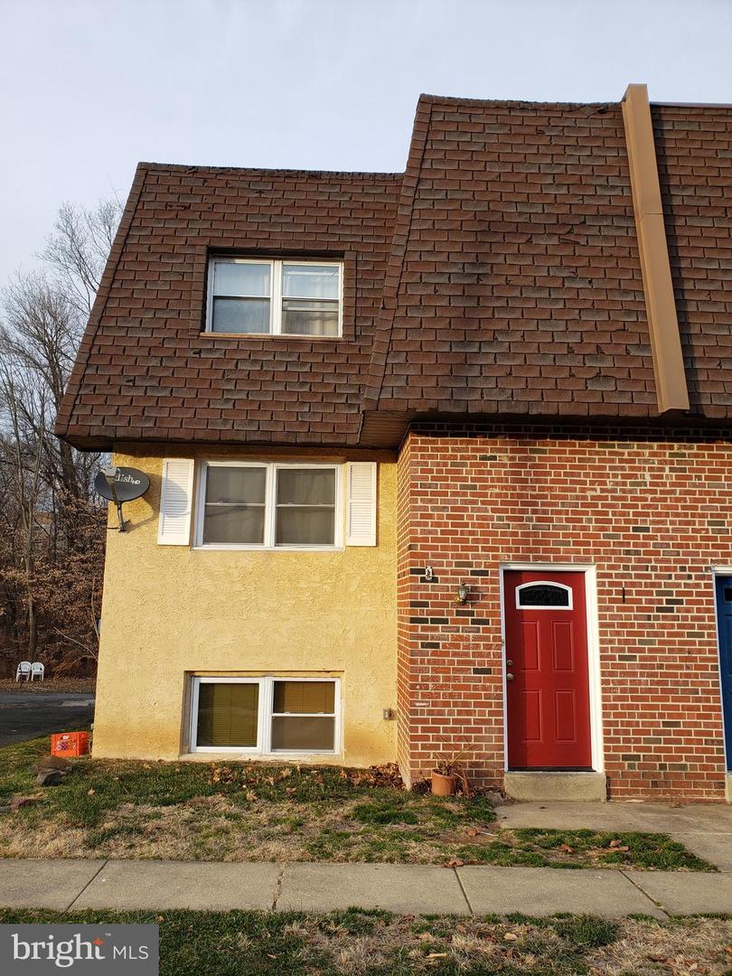 155 Meadowbrook Ln #Apt a — photo