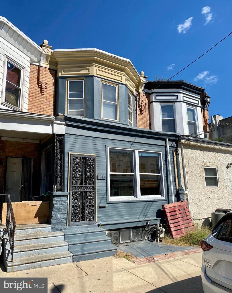 913 Forrester Ave — photo