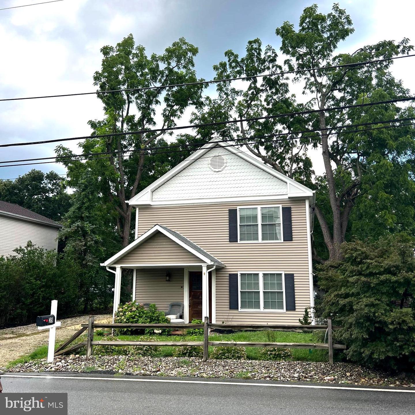 39 Van Leer Ave — photo