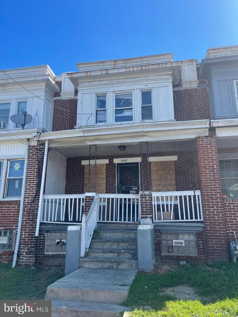 1037 McDowell Ave — photo