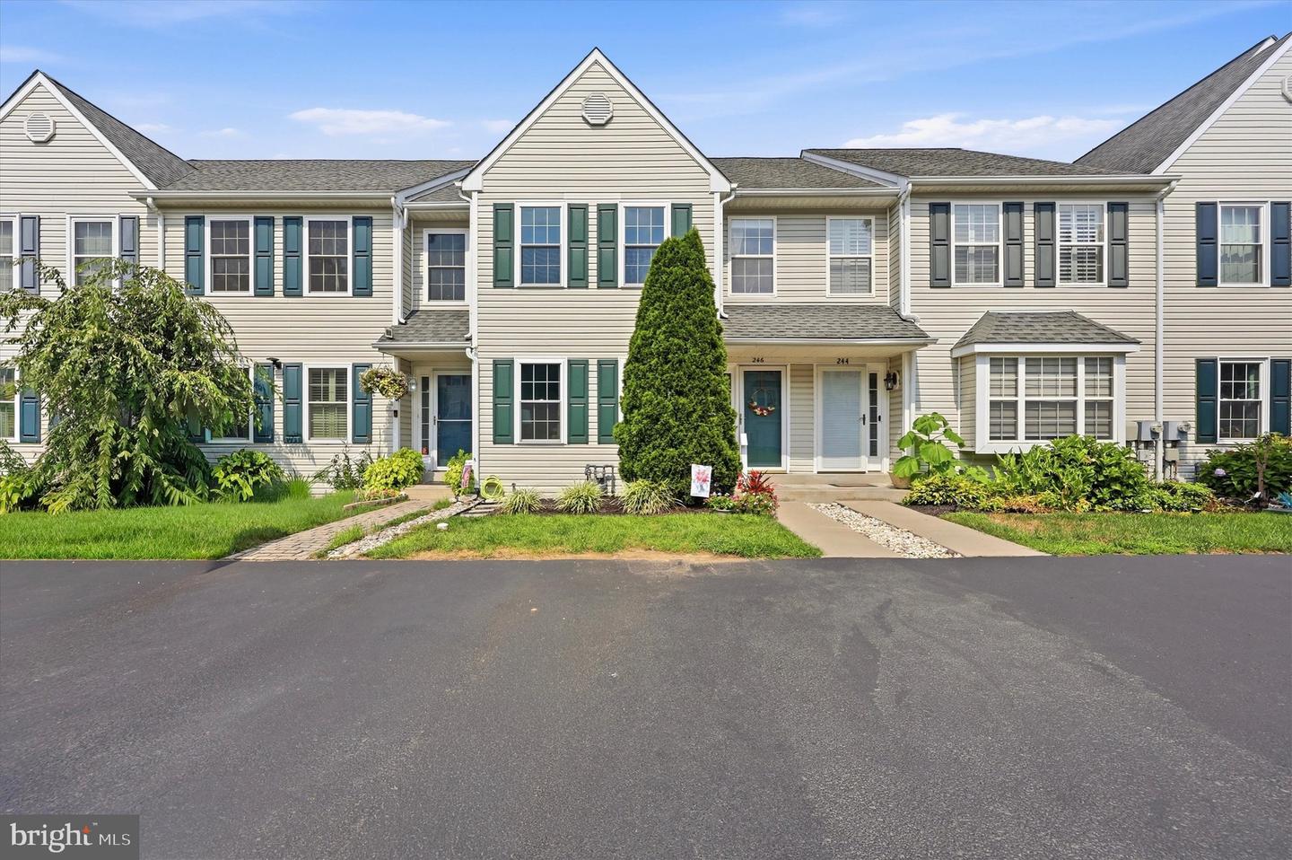 246 Spring Valley Way — photo