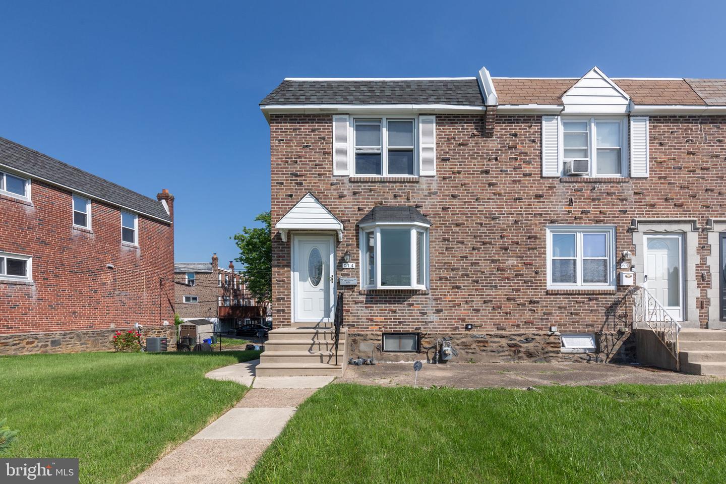 214 Westbridge Rd — photo