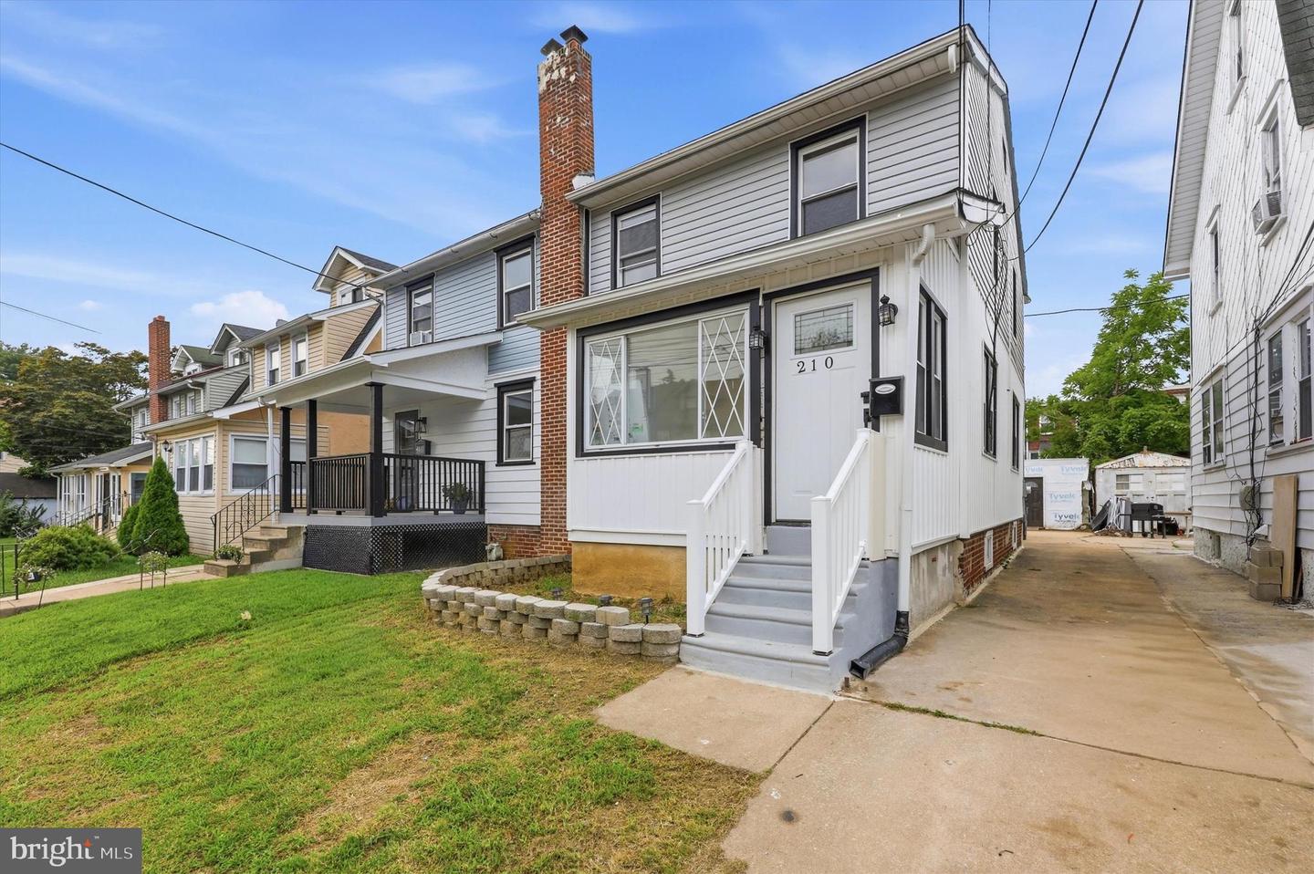210 Marshall Ave — photo