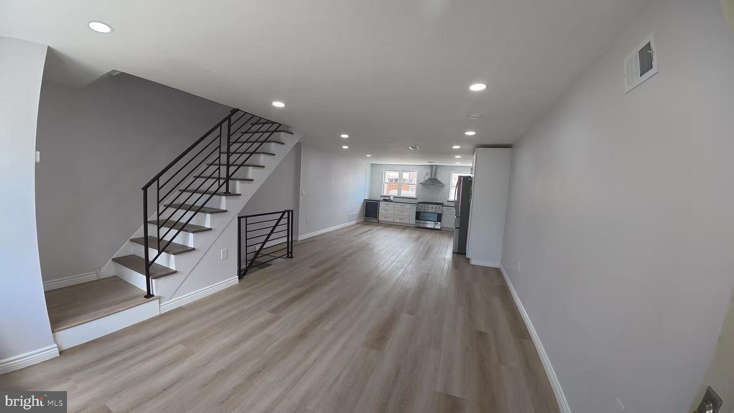 817 Hillcrest Dr — photo