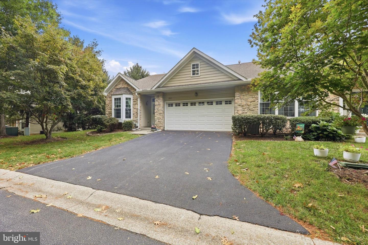 1511 Country Club Drive — photo