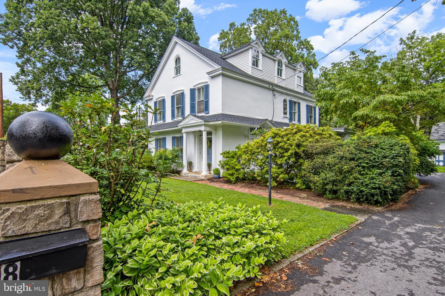 8 S Providence Rd — photo
