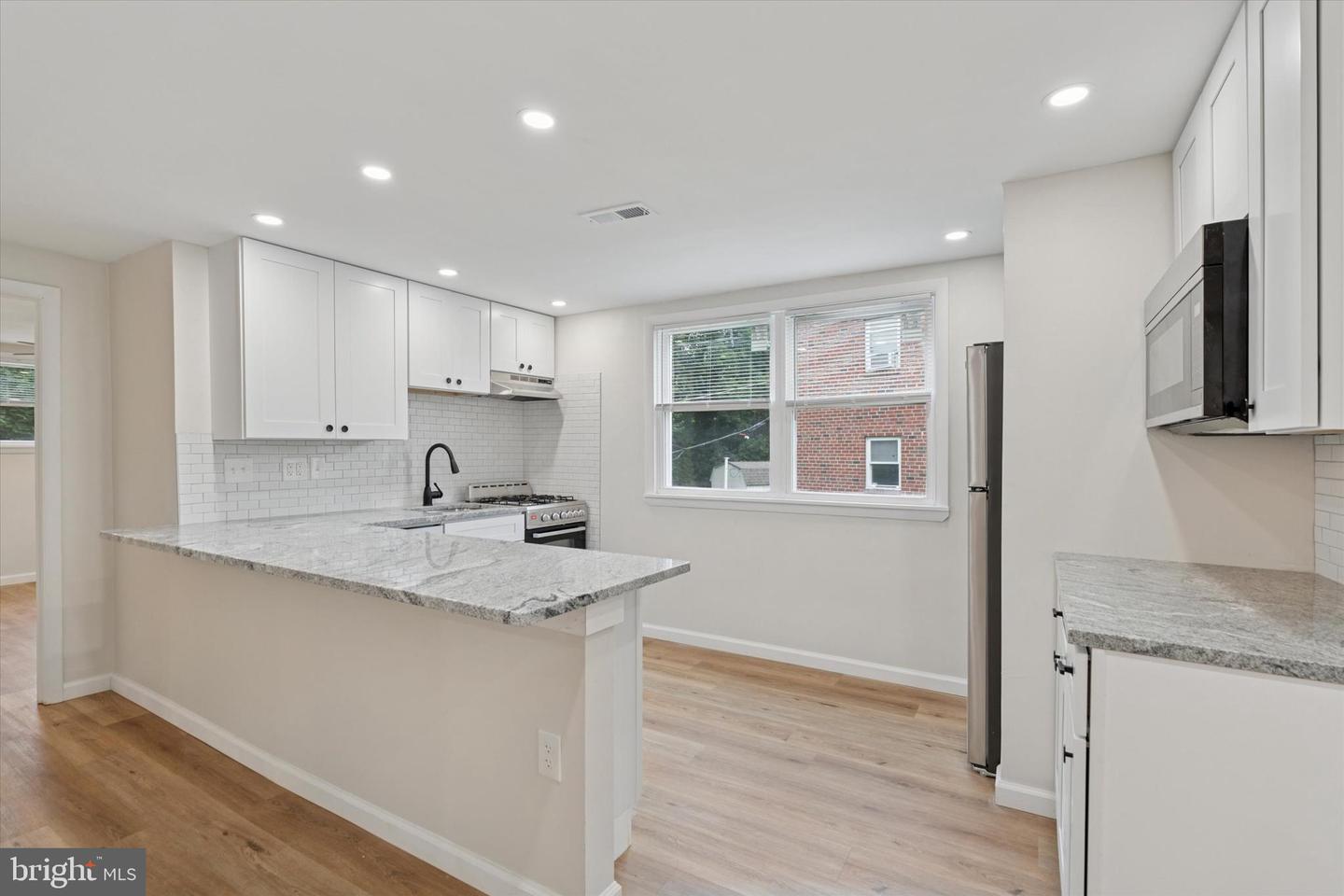 421 W Jefferson St #B — photo