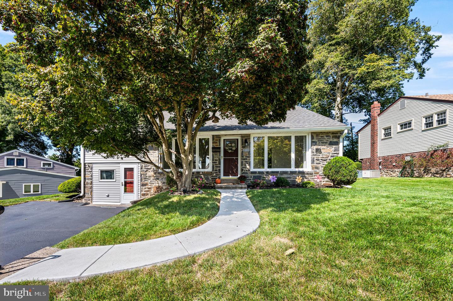 2243 Cambridge Rd — photo
